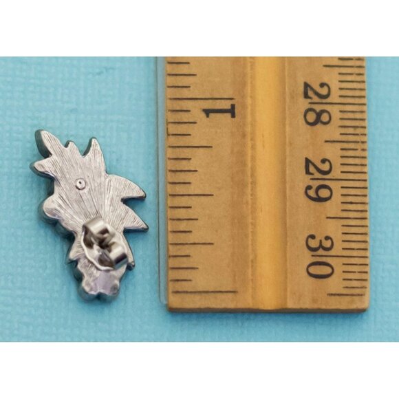 Vintage Nouveau Silver Tone Elven Leaves Rhinestone Stud Earrings by Avon - E32 - Picture 3 of 3